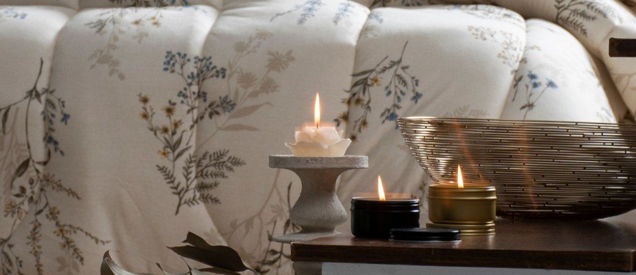 Aromas que relaxam: o uso de velas e óleos essenciais para dormir melhor